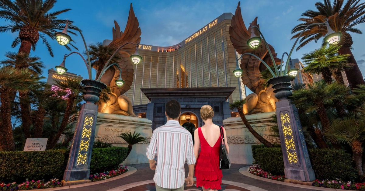 Mandalay Bay Entrance, Las Vegas - Couple Walking in